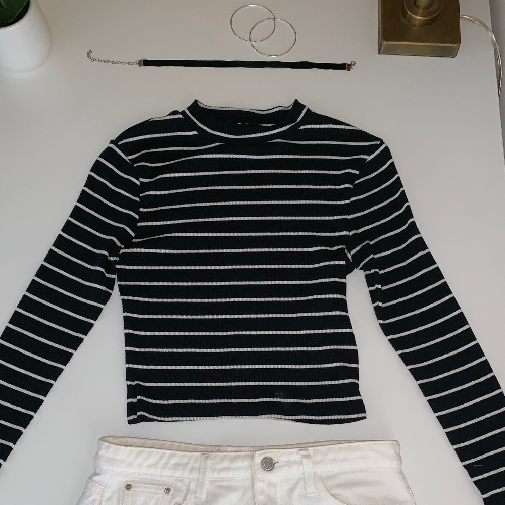 Striped Cropped Long-Sleeve